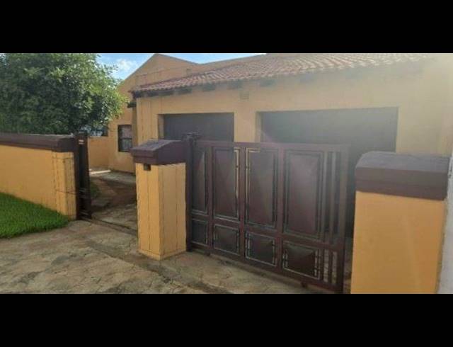 3 BEDROOM HOUSE FOR SALE IN VOSLOORUS